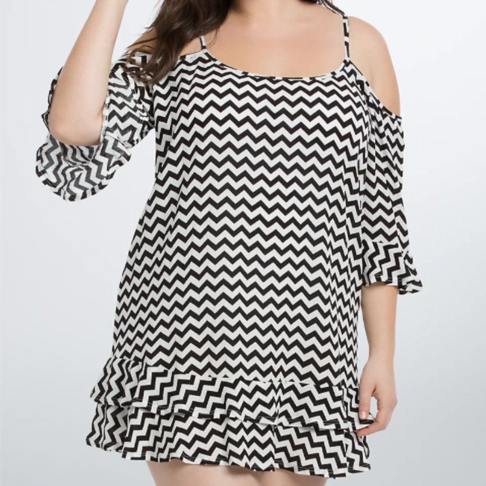 Torrid Chevron Voile Swim Cover Up Womens Size 3X Black White Cold Shoulder Top
